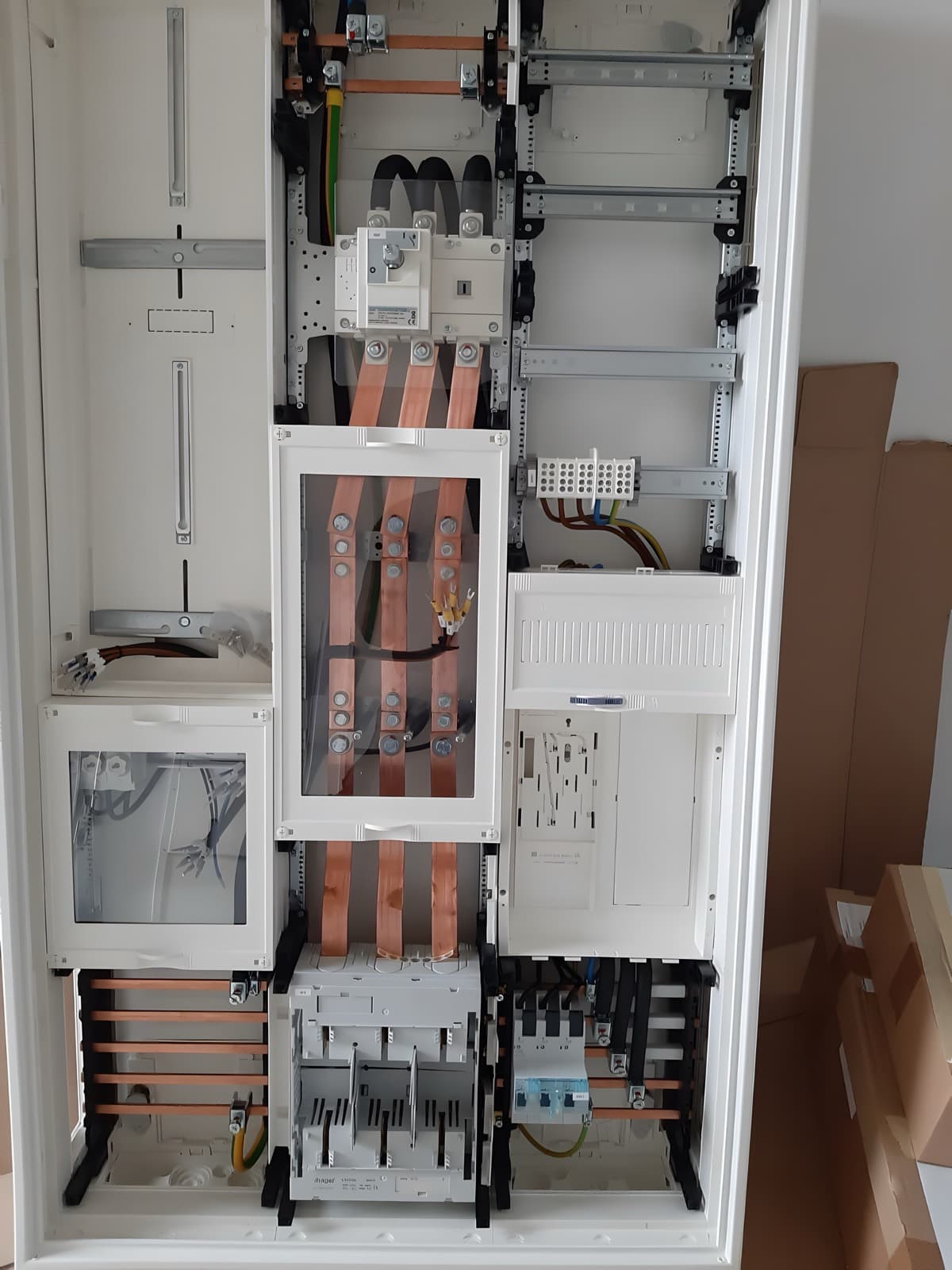 Verteiler- und Schaltschrankbau mit Mess- und Zählertechnik — Aufnahme 1